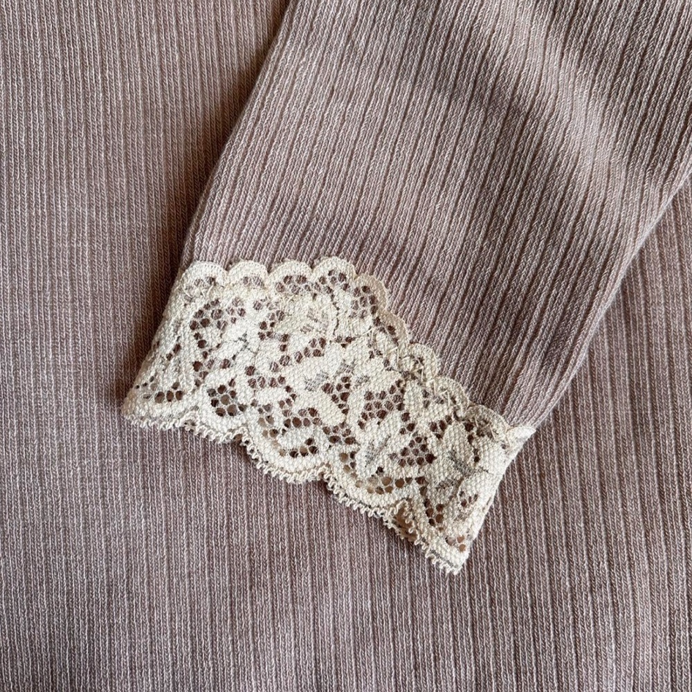 coquette beige/dusty pink ribbed top with cream lace trim and bow detail - Picture 4 of 4